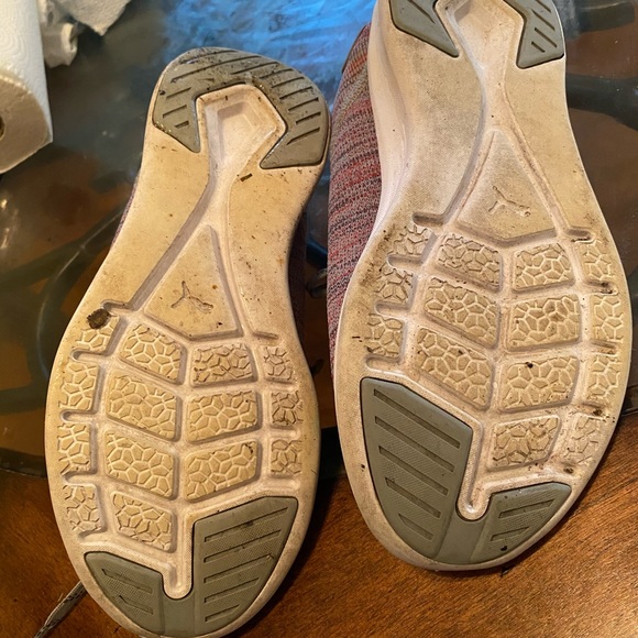 Puma - Picture 3 of 6